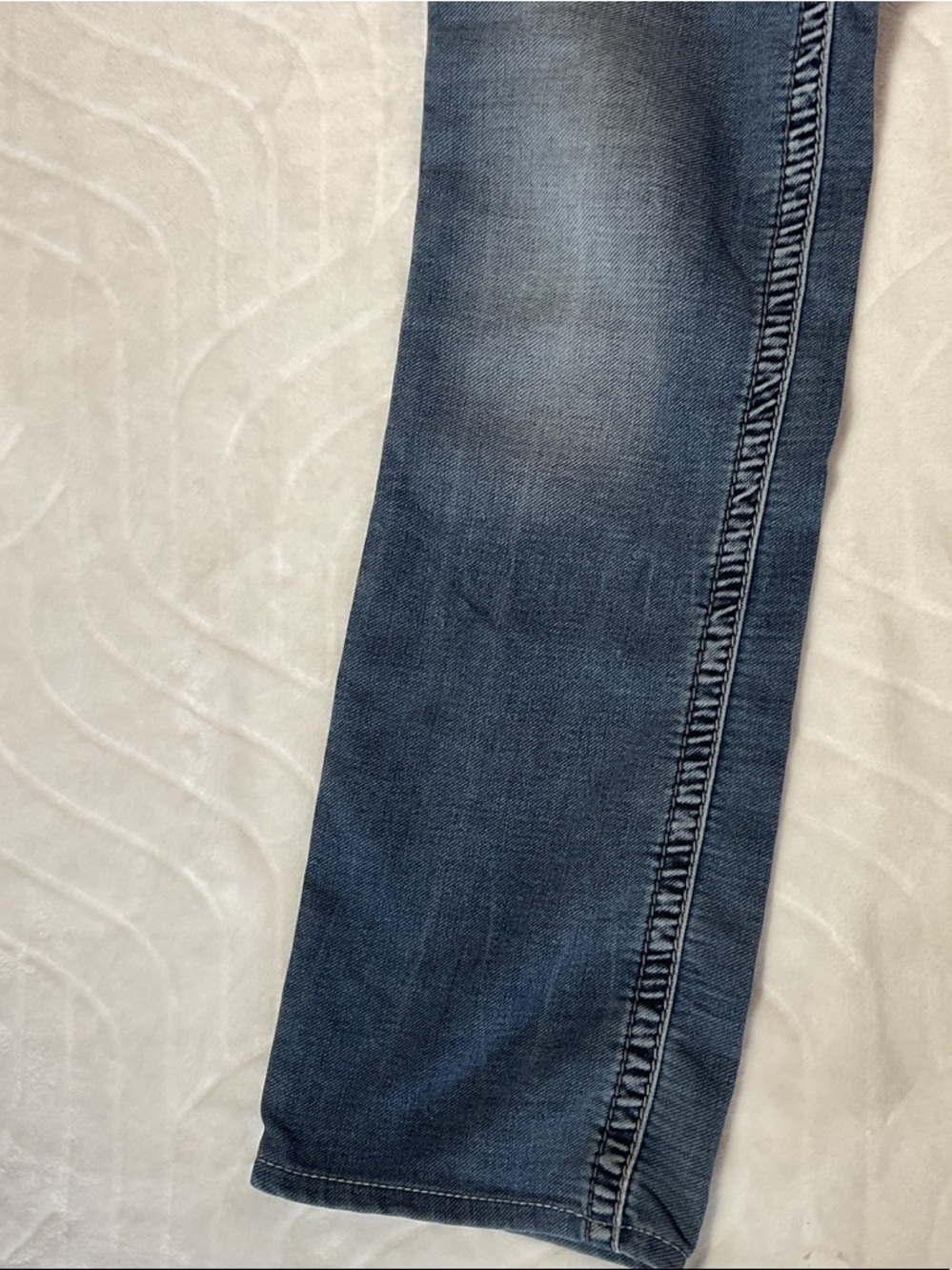 Silver Jeans Straight Leg Dark Blue Denim with Embroidered Back Pockets - Picture 9 of 12